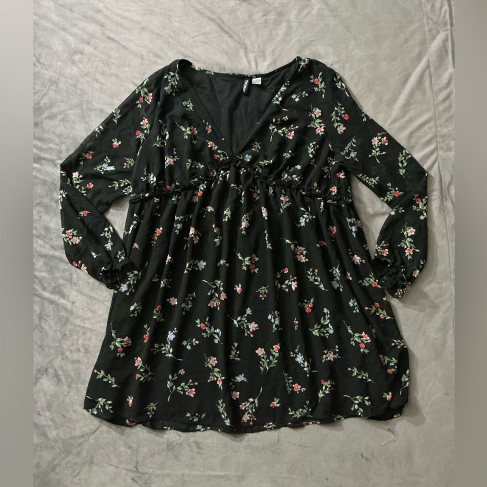 Divided Black Floral Longsleeve V-Neck Mini Babydoll Dress. Whimsgoth